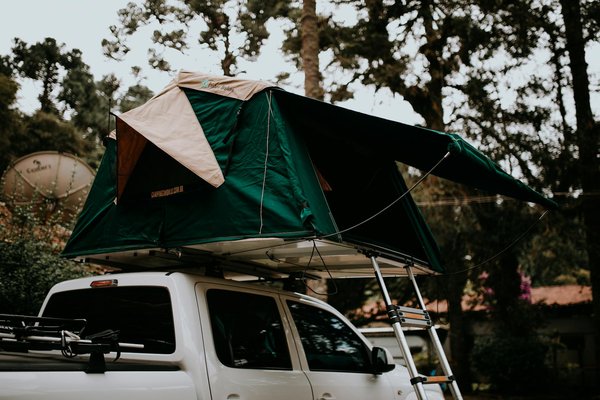 Où trouver les meilleures expériences de randonnée dans les parcs nationaux du Canada?