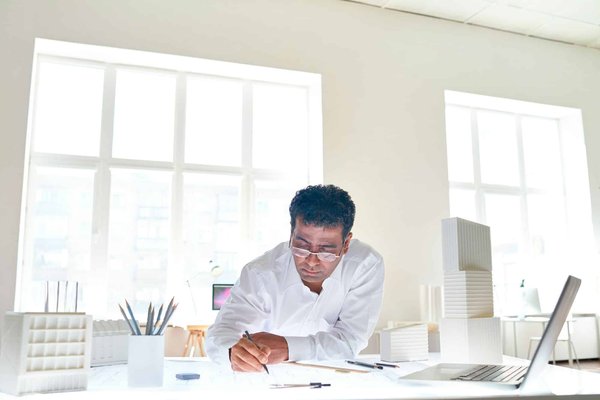 Peut-on louer une villa en Espagne avec des cours de cuisine et des balades en montgolfière?